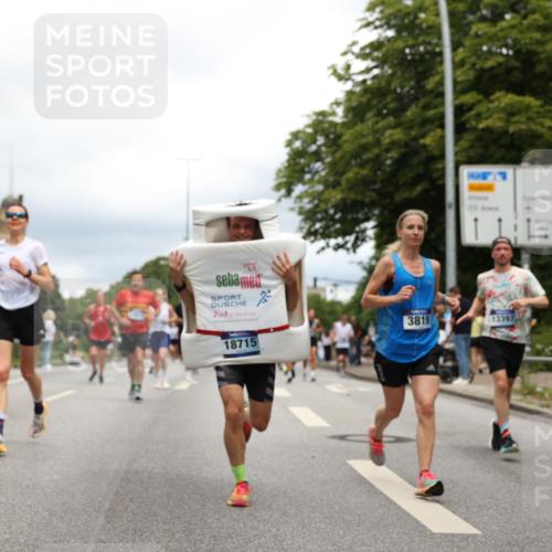 29.06.2025 - hella hamburg halbmarathon Yannick Fuchs http://msf.ph/oto/8250452 29.06.2025 10:47:55 20KM 1030, 1267, 1422, 1442, 1502, 1549, 1870, 2058, 2070, 2354, 2432, 2518, 2630, 3096, 3103, 3819, 4299, 5020, 5259, 5638, 6260, 6294, 6374, 6511, 6512, 7274, 7395, 7478, 7973, 8285, 8335, 8394, 9032, 9380, 9791, 9922, 10040, 11009, 11068, 11430, 11844, 12321, 12607, 12632, 13033, 13397, 13794, 13803, 13865, 13912, 14026, 14239, 14702, 15146, 15441, 15838, 15856, 15946, 16780, 17348, 17482, 18143, 18308, 18418, 18450, 18514, 18612, 19067 meine-sportfotos.de