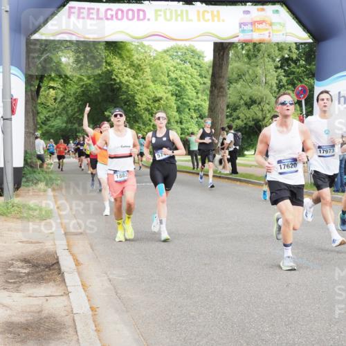 29.06.2025 - hella hamburg halbmarathon MichiJ http://msf.ph/oto/8250456 29.06.2025 10:28:50 Zwischen KM18-KM19 1882, 2750, 2826, 4889, 5375, 5508, 5745, 6149, 6683, 8346, 8574, 12540, 13158, 17245, 17620, 17973 meine-sportfotos.de