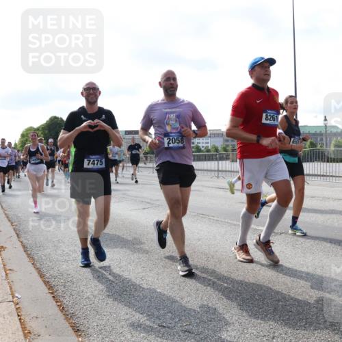 29.06.2025 - hella hamburg halbmarathon Lena Gebhardt http://msf.ph/oto/8250482 29.06.2025 09:56:40 Lombardsbrücke 1452, 1460, 1496, 1499, 1592, 1628, 1833, 1877, 2013, 2058, 2074, 2082, 2111, 2208, 2340, 2378, 2396, 2771, 2878, 2953, 2996, 3256, 3296, 3310, 3652, 4065, 4077, 4377, 4404, 4635, 4711, 4833, 4897, 5169, 5194, 5482, 5600, 5607, 5839, 5978, 6033, 6168, 6286, 6377, 6511, 6512, 6561, 6562, 6631, 7176, 7178, 7383, 7475, 7583, 7943, 8261, 8361, 8514, 8572, 8587, 8618, 8661, 8710, 8863, 8921, 8968, 8996, 9082, 9246, 9497, 9537, 9597, 9638, 10596 meine-sportfotos.de