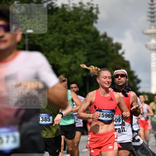 29.06.2025 - hella hamburg halbmarathon Dr. Thomas Lammeyer http://msf.ph/oto/8250762 29.06.2025 09:51:38 Kennedybrücke 1164, 1385, 1644, 1743, 2714, 2767, 3959, 4860, 5091, 5315, 6684, 6990, 7884, 8362, 9178, 9944, 10404, 10793, 10900, 11202, 11227 meine-sportfotos.de