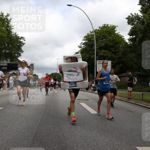29.06.2025 - hella hamburg halbmarathon Yannick Fuchs http://msf.ph/oto/8250766 29.06.2025 10:47:56 20KM 1267, 1422, 1442, 1502, 1549, 1870, 2058, 2070, 2354, 2432, 2518, 2630, 3096, 3103, 3819, 4299, 5020, 5259, 6260, 6294, 6374, 6511, 6512, 7274, 7395, 7478, 7973, 8285, 8335, 8394, 9032, 9380, 9791, 9922, 10040, 11009, 11068, 11430, 11789, 11844, 12321, 12607, 12632, 13033, 13397, 13794, 13803, 13912, 14026, 14239, 14702, 15146, 15441, 15838, 15856, 15946, 16780, 17348, 17482, 18143, 18308, 18418, 18450, 18514, 18612, 19067 meine-sportfotos.de