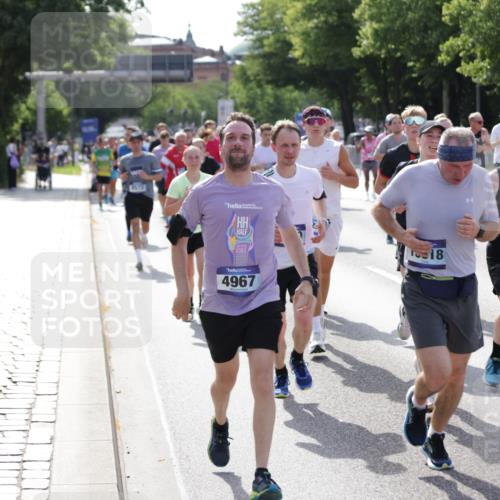 29.06.2025 - hella hamburg halbmarathon Jannik Wohlers http://msf.ph/oto/8250824 29.06.2025 09:56:20 Lombardsbrücke 1460, 1496, 1628, 1833, 1877, 2013, 2058, 2208, 2378, 2396, 2996, 3310, 3652, 4065, 4377, 4404, 4635, 4711, 5169, 5194, 5839, 6033, 6286, 6561, 6562, 7383, 7475, 8261, 8361, 8572, 8587, 8618, 8661, 8710, 8863, 8921, 9082, 9597, 9638, 9752, 9820, 9876, 9985, 10371, 10508, 11018, 11455, 11809, 11961, 12311, 12482, 12490, 12584, 12585, 12651, 12690, 12858, 13282, 13394, 13609, 13962, 14033, 14408, 14526, 14588, 14834, 14990, 14994, 15149, 15427, 15818 meine-sportfotos.de