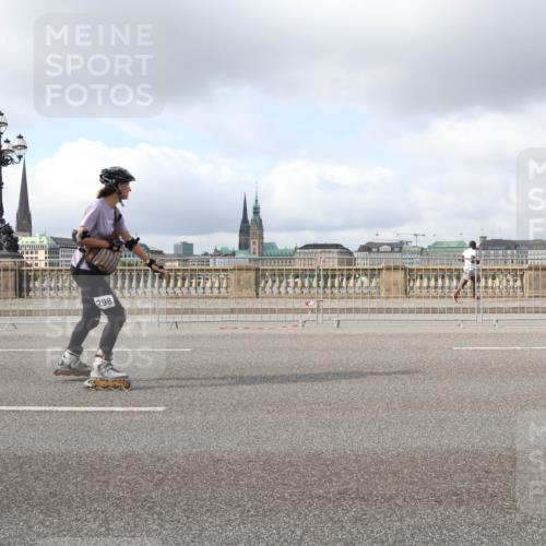 29.06.2025 - hella hamburg halbmarathon Lena Gebhardt http://msf.ph/oto/8250825 29.06.2025 09:02:54 Lombardsbrücke  meine-sportfotos.de