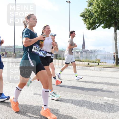 29.06.2025 - hella hamburg halbmarathon Lena Gebhardt http://msf.ph/oto/8250837 29.06.2025 10:10:24 Lombardsbrücke 1548, 1573, 3921, 4389, 5182, 5440, 5511, 7042, 7081, 7250, 7333, 7636, 7685, 8219, 8890, 9366, 9434, 9674, 9681, 9816, 10036, 10943, 11027, 11180, 11355, 11887, 11904, 11905, 12008, 12567, 12629, 13797, 13825, 13901, 14679, 14822, 15409, 16166, 16344, 16445, 16639, 16872, 17148, 17730, 18196, 18707, 19023 meine-sportfotos.de
