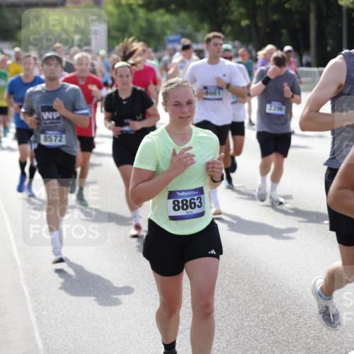 29.06.2025 - hella hamburg halbmarathon Jannik Wohlers http://msf.ph/oto/8250872 29.06.2025 09:56:22 Lombardsbrücke 1460, 1496, 1833, 2013, 2058, 2208, 2378, 2396, 2878, 3310, 3652, 4065, 4377, 4404, 4635, 4897, 5169, 5194, 5839, 6033, 6286, 6377, 6561, 6562, 7176, 7475, 8261, 8361, 8572, 8587, 8618, 8661, 8710, 8863, 8921, 9082, 9597, 9638, 9752, 9876, 9985, 10371, 10508, 11455, 11809, 11961, 12311, 12482, 12490, 12584, 12585, 12651, 12690, 12858, 13282, 13394, 13609, 13962, 14033, 14408, 14526, 14588, 14834, 14990, 14994, 15149, 15818 meine-sportfotos.de