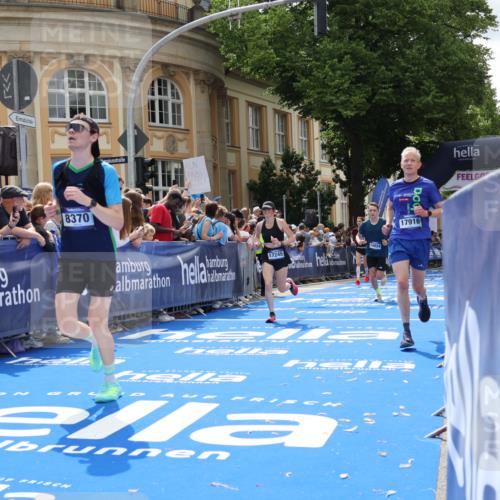 29.06.2025 - hella hamburg halbmarathon Strokosch-Dieckow http://msf.ph/oto/8250936 29.06.2025 10:40:24 Ziel 6649, 7284, 8370, 8966, 10978, 11767, 12540, 14924, 15164, 15247, 17214, 17245, 17916 meine-sportfotos.de