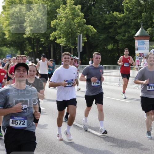 29.06.2025 - hella hamburg halbmarathon Jannik Wohlers http://msf.ph/oto/8251046 29.06.2025 09:56:24 Lombardsbrücke 1460, 1496, 1833, 2013, 2058, 2074, 2111, 2208, 2340, 2378, 2396, 2878, 3310, 3652, 4377, 4404, 4635, 4897, 5169, 5194, 5839, 6033, 6286, 6377, 6561, 6562, 6631, 7176, 7475, 8261, 8361, 8572, 8587, 8618, 8661, 8710, 8863, 8921, 9082, 9497, 9597, 9638, 9876, 9985, 10371, 10508, 10896, 11184, 11809, 12311, 12482, 12584, 12585, 12651, 12690, 12858, 13245, 13282, 13394, 13609, 13962, 14033, 14408, 14526, 14588, 14834, 14990, 14994, 15149, 15818 meine-sportfotos.de