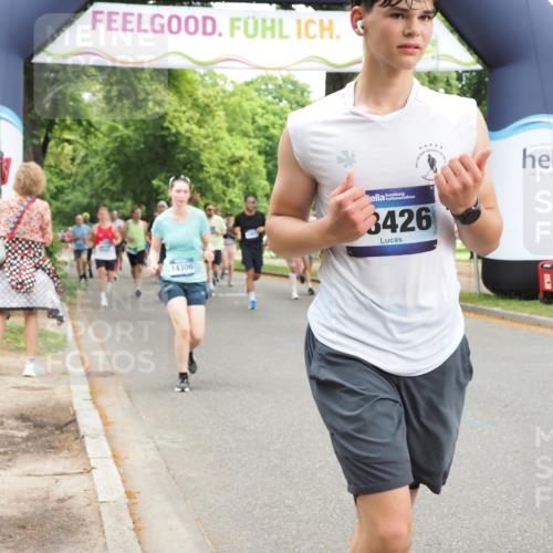 29.06.2025 - hella hamburg halbmarathon MichiJ http://msf.ph/oto/8251072 29.06.2025 10:51:59 Zwischen KM18-KM19 1526, 4146, 5742, 0000, 6462, 7935, 10074, 13901, 14306, 16233, 16237, 18426 meine-sportfotos.de