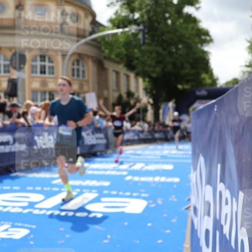 29.06.2025 - hella hamburg halbmarathon Strokosch-Dieckow http://msf.ph/oto/8251076 29.06.2025 10:40:27 Ziel 6649, 7284, 8370, 8966, 10978, 11767, 12365, 12540, 14924, 15015, 15164, 15247, 17214, 17245, 17916, 18192 meine-sportfotos.de
