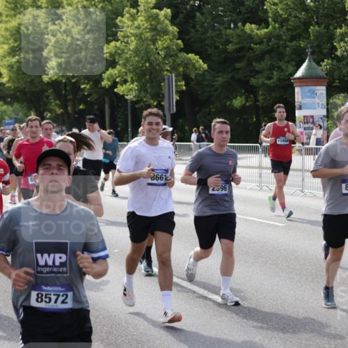 29.06.2025 - hella hamburg halbmarathon Jannik Wohlers http://msf.ph/oto/8251117 29.06.2025 09:56:24 Lombardsbrücke 1460, 1496, 1833, 2013, 2058, 2074, 2111, 2208, 2340, 2378, 2396, 2878, 3310, 3652, 4377, 4404, 4635, 4897, 5169, 5194, 5839, 6033, 6286, 6377, 6561, 6562, 6631, 7176, 7475, 8261, 8361, 8572, 8587, 8618, 8661, 8710, 8863, 8921, 9082, 9497, 9597, 9638, 9876, 9985, 10371, 10508, 10896, 11184, 11809, 12311, 12482, 12584, 12585, 12651, 12690, 12858, 13245, 13282, 13394, 13609, 13962, 14033, 14408, 14526, 14588, 14834, 14990, 14994, 15149, 15818 meine-sportfotos.de