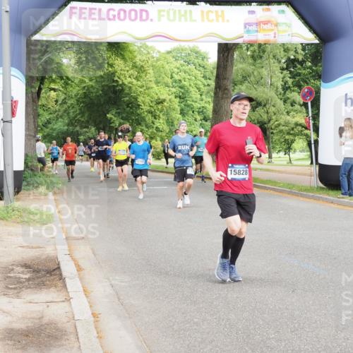 29.06.2025 - hella hamburg halbmarathon MichiJ http://msf.ph/oto/8251129 29.06.2025 10:28:54 Zwischen KM18-KM19 1882, 2324, 2750, 2826, 5375, 5508, 5745, 6149, 6683, 11765, 12046, 12540, 12704, 13158, 15828, 17620, 17973 meine-sportfotos.de