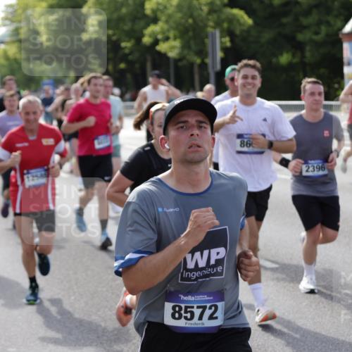 29.06.2025 - hella hamburg halbmarathon Jannik Wohlers http://msf.ph/oto/8251160 29.06.2025 09:56:25 Lombardsbrücke 1460, 1496, 1833, 2013, 2074, 2111, 2208, 2340, 2378, 2396, 2878, 3310, 3652, 4377, 4404, 4635, 4897, 5169, 5194, 5839, 6033, 6377, 6561, 6562, 6631, 7176, 7475, 8261, 8572, 8587, 8618, 8661, 8710, 8863, 8921, 9082, 9497, 9597, 9638, 9876, 9985, 10189, 10371, 10508, 10896, 11184, 11809, 12311, 12482, 12584, 12585, 12590, 12651, 12690, 12858, 13245, 13282, 13394, 13609, 13962, 14033, 14408, 14526, 14588, 14834, 14990, 14994, 15149, 15818 meine-sportfotos.de
