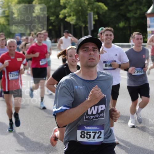 29.06.2025 - hella hamburg halbmarathon Jannik Wohlers http://msf.ph/oto/8251197 29.06.2025 09:56:25 Lombardsbrücke 1460, 1496, 1833, 2013, 2074, 2111, 2208, 2340, 2378, 2396, 2878, 3310, 3652, 4377, 4404, 4635, 4897, 5169, 5194, 5839, 6033, 6377, 6561, 6562, 6631, 7176, 7475, 8261, 8572, 8587, 8618, 8661, 8710, 8863, 8921, 9082, 9497, 9597, 9638, 9876, 9985, 10189, 10371, 10508, 10896, 11184, 11809, 12311, 12482, 12584, 12585, 12590, 12651, 12690, 12858, 13245, 13282, 13394, 13609, 13962, 14033, 14408, 14526, 14588, 14834, 14990, 14994, 15149, 15818 meine-sportfotos.de