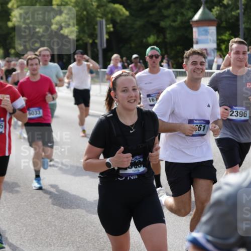 29.06.2025 - hella hamburg halbmarathon Jannik Wohlers http://msf.ph/oto/8251245 29.06.2025 09:56:25 Lombardsbrücke 1460, 1496, 1833, 2013, 2074, 2111, 2208, 2340, 2378, 2396, 2878, 3310, 3652, 4377, 4404, 4635, 4897, 5169, 5194, 5839, 6033, 6377, 6561, 6562, 6631, 7176, 7475, 8261, 8572, 8587, 8618, 8661, 8710, 8863, 8921, 9082, 9497, 9597, 9638, 9876, 9985, 10189, 10371, 10508, 10896, 11184, 11809, 12311, 12482, 12584, 12585, 12590, 12651, 12690, 12858, 13245, 13282, 13394, 13609, 13962, 14033, 14408, 14526, 14588, 14834, 14990, 14994, 15149, 15818 meine-sportfotos.de