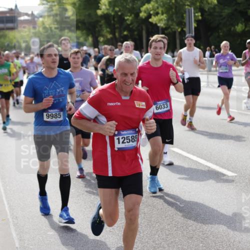29.06.2025 - hella hamburg halbmarathon Jannik Wohlers http://msf.ph/oto/8251282 29.06.2025 09:56:26 Lombardsbrücke 1460, 1496, 1833, 2013, 2074, 2111, 2208, 2340, 2378, 2396, 2878, 3310, 3652, 4377, 4635, 4897, 5169, 5194, 5839, 6033, 6377, 6561, 6562, 6631, 7176, 8112, 8261, 8572, 8587, 8618, 8661, 8710, 8813, 8863, 8921, 9082, 9497, 9597, 9638, 9876, 9985, 10189, 10371, 10508, 10896, 11184, 11809, 12311, 12482, 12584, 12585, 12590, 12651, 12690, 12858, 13245, 13282, 13394, 13609, 13962, 14033, 14526, 14588, 14834, 14990, 15149, 15818 meine-sportfotos.de