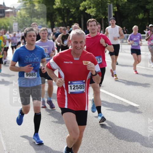 29.06.2025 - hella hamburg halbmarathon Jannik Wohlers http://msf.ph/oto/8251332 29.06.2025 09:56:26 Lombardsbrücke 1460, 1496, 1833, 2013, 2074, 2111, 2208, 2340, 2378, 2396, 2878, 3310, 3652, 4377, 4635, 4897, 5169, 5194, 5839, 6033, 6377, 6561, 6562, 6631, 7176, 8112, 8261, 8572, 8587, 8618, 8661, 8710, 8813, 8863, 8921, 9082, 9497, 9597, 9638, 9876, 9985, 10189, 10371, 10508, 10896, 11184, 11809, 12311, 12482, 12584, 12585, 12590, 12651, 12690, 12858, 13245, 13282, 13394, 13609, 13962, 14033, 14526, 14588, 14834, 14990, 15149, 15818 meine-sportfotos.de