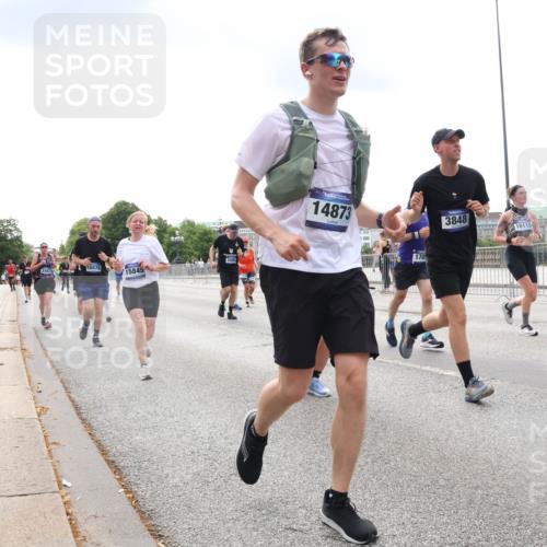 29.06.2025 - hella hamburg halbmarathon Lena Gebhardt http://msf.ph/oto/8251352 29.06.2025 10:34:10 Lombardsbrücke 1189, 1275, 1417, 1672, 1705, 1787, 1896, 2265, 2412, 2464, 2482, 2496, 2510, 2511, 2526, 2801, 2933, 3145, 3264, 3340, 3345, 3560, 3829, 3848, 4479, 4540, 4696, 4807, 4824, 4826, 4942, 5557, 5561, 5566, 5584, 5609, 5691, 5821, 5822, 5887, 6105, 6364, 6515, 6516, 6571, 6574, 6956, 7027, 7324, 7329, 7565, 8202, 8277, 8349, 8375, 8377, 8383, 8401, 8965, 9094, 9379, 9875, 9995, 10007, 10071, 10360, 10561, 10564, 11872, 13957, 16919, 17230, 18158, 18941 meine-sportfotos.de