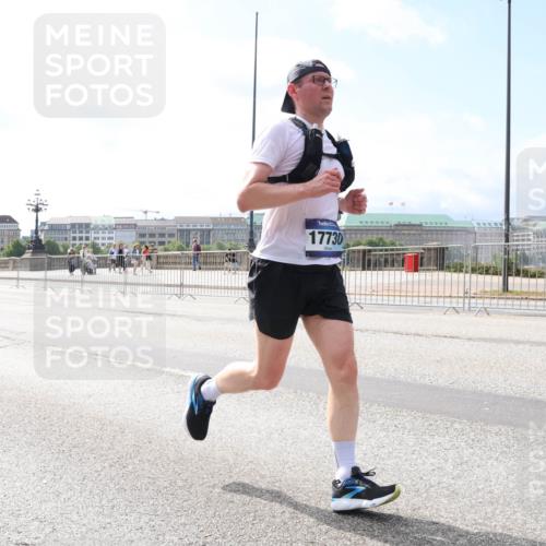 29.06.2025 - hella hamburg halbmarathon Lena Gebhardt http://msf.ph/oto/8251361 29.06.2025 10:10:26 Lombardsbrücke 1548, 1573, 3921, 4389, 5182, 5440, 5511, 5990, 5991, 7042, 7081, 7250, 7333, 7636, 7685, 8219, 8890, 9366, 9434, 9674, 9681, 9816, 10036, 10943, 11027, 11180, 11355, 11887, 11904, 11905, 12008, 12629, 13797, 13825, 13901, 14679, 14822, 15409, 16166, 16344, 16445, 16639, 16872, 17148, 17730, 18196, 19023 meine-sportfotos.de