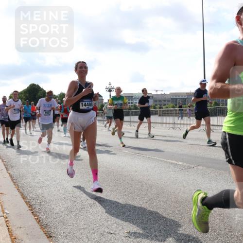 29.06.2025 - hella hamburg halbmarathon Lena Gebhardt http://msf.ph/oto/8251397 29.06.2025 09:56:42 Lombardsbrücke 1452, 1460, 1496, 1499, 1592, 1628, 1833, 1877, 2013, 2058, 2074, 2082, 2111, 2208, 2340, 2378, 2396, 2771, 2878, 2953, 2996, 3256, 3296, 3310, 3652, 4065, 4077, 4377, 4404, 4635, 4711, 4833, 4897, 5169, 5194, 5482, 5600, 5607, 5839, 5978, 6033, 6168, 6286, 6377, 6511, 6512, 6561, 6562, 6631, 7176, 7383, 7475, 7583, 7943, 8112, 8261, 8361, 8514, 8572, 8587, 8618, 8661, 8710, 8813, 8863, 8921, 8968, 8996, 9082, 9246, 9497, 9537, 9597, 9638 meine-sportfotos.de