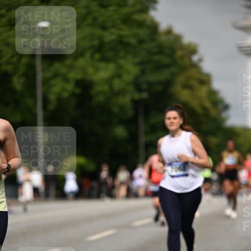29.06.2025 - hella hamburg halbmarathon Dr. Thomas Lammeyer http://msf.ph/oto/8251416 29.06.2025 10:14:23 Kennedybrücke 1052, 1186, 1456, 1483, 1513, 4389, 7058, 7250, 7685, 8685, 9150, 9681, 9829, 9988 meine-sportfotos.de