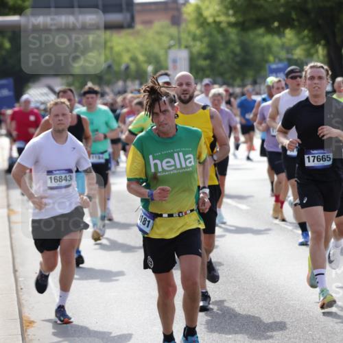 29.06.2025 - hella hamburg halbmarathon Jannik Wohlers http://msf.ph/oto/8251443 29.06.2025 09:56:27 Lombardsbrücke 1460, 1496, 1783, 1833, 2013, 2074, 2111, 2208, 2340, 2378, 2396, 2878, 3310, 3652, 3791, 4377, 4635, 4770, 4897, 5008, 5169, 5194, 5839, 6033, 6377, 6631, 7176, 8112, 8261, 8572, 8587, 8618, 8661, 8710, 8813, 8863, 8921, 9082, 9497, 9638, 9876, 9985, 10189, 10371, 10896, 11184, 12311, 12482, 12584, 12585, 12590, 12651, 12690, 12733, 12858, 13245, 13282, 13394, 13609, 13962, 14033, 14526, 14562, 14588, 14834, 14990, 15149, 15818 meine-sportfotos.de