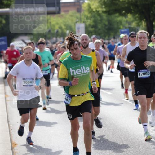 29.06.2025 - hella hamburg halbmarathon Jannik Wohlers http://msf.ph/oto/8251467 29.06.2025 09:56:27 Lombardsbrücke 1460, 1496, 1783, 1833, 2013, 2074, 2111, 2208, 2340, 2378, 2396, 2878, 3310, 3652, 3791, 4377, 4635, 4770, 4897, 5008, 5169, 5194, 5839, 6033, 6377, 6631, 7176, 8112, 8261, 8572, 8587, 8618, 8661, 8710, 8813, 8863, 8921, 9082, 9497, 9638, 9876, 9985, 10189, 10371, 10896, 11184, 12311, 12482, 12584, 12585, 12590, 12651, 12690, 12733, 12858, 13245, 13282, 13394, 13609, 13962, 14033, 14526, 14562, 14588, 14834, 14990, 15149, 15818 meine-sportfotos.de