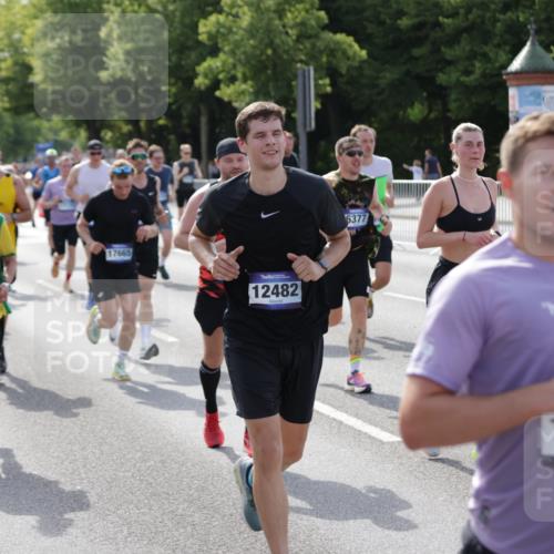 29.06.2025 - hella hamburg halbmarathon Jannik Wohlers http://msf.ph/oto/8251481 29.06.2025 09:56:28 Lombardsbrücke 1460, 1496, 1783, 1833, 2013, 2074, 2111, 2208, 2340, 2378, 2396, 2878, 3310, 3575, 3652, 3791, 4377, 4635, 4770, 4897, 5008, 5169, 5194, 5839, 6033, 6377, 6631, 7176, 8112, 8261, 8572, 8587, 8618, 8661, 8710, 8813, 8863, 8921, 9082, 9497, 9638, 9876, 9985, 10189, 10371, 10859, 10896, 11184, 12311, 12482, 12585, 12590, 12651, 12690, 12733, 12858, 13245, 13282, 13609, 13962, 14033, 14526, 14562, 14588, 14834, 15149, 15818 meine-sportfotos.de