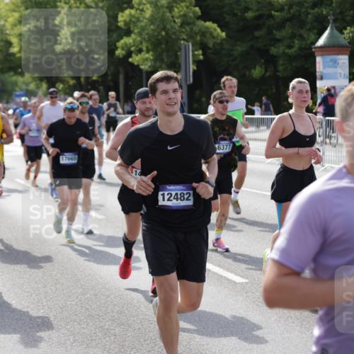 29.06.2025 - hella hamburg halbmarathon Jannik Wohlers http://msf.ph/oto/8251498 29.06.2025 09:56:28 Lombardsbrücke 1460, 1496, 1783, 1833, 2013, 2074, 2111, 2208, 2340, 2378, 2396, 2878, 3310, 3575, 3652, 3791, 4377, 4635, 4770, 4897, 5008, 5169, 5194, 5839, 6033, 6377, 6631, 7176, 8112, 8261, 8572, 8587, 8618, 8661, 8710, 8813, 8863, 8921, 9082, 9497, 9638, 9876, 9985, 10189, 10371, 10859, 10896, 11184, 12311, 12482, 12585, 12590, 12651, 12690, 12733, 12858, 13245, 13282, 13609, 13962, 14033, 14526, 14562, 14588, 14834, 15149, 15818 meine-sportfotos.de