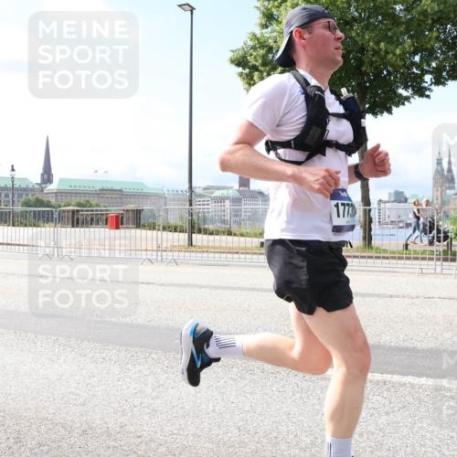 29.06.2025 - hella hamburg halbmarathon Lena Gebhardt http://msf.ph/oto/8251500 29.06.2025 10:10:26 Lombardsbrücke 1548, 1573, 3921, 4389, 5182, 5440, 5511, 5990, 5991, 7042, 7081, 7250, 7333, 7636, 7685, 8219, 8890, 9366, 9434, 9674, 9681, 9816, 10036, 10943, 11027, 11180, 11355, 11887, 11904, 11905, 12008, 12629, 13797, 13825, 13901, 14679, 14822, 15409, 16166, 16344, 16445, 16639, 16872, 17148, 17730, 18196, 19023 meine-sportfotos.de