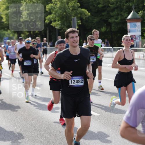 29.06.2025 - hella hamburg halbmarathon Jannik Wohlers http://msf.ph/oto/8251514 29.06.2025 09:56:28 Lombardsbrücke 1460, 1496, 1783, 1833, 2013, 2074, 2111, 2208, 2340, 2378, 2396, 2878, 3310, 3575, 3652, 3791, 4377, 4635, 4770, 4897, 5008, 5169, 5194, 5839, 6033, 6377, 6631, 7176, 8112, 8261, 8572, 8587, 8618, 8661, 8710, 8813, 8863, 8921, 9082, 9497, 9638, 9876, 9985, 10189, 10371, 10859, 10896, 11184, 12311, 12482, 12585, 12590, 12651, 12690, 12733, 12858, 13245, 13282, 13609, 13962, 14033, 14526, 14562, 14588, 14834, 15149, 15818 meine-sportfotos.de