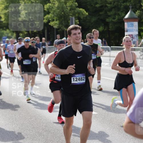 29.06.2025 - hella hamburg halbmarathon Jannik Wohlers http://msf.ph/oto/8251537 29.06.2025 09:56:28 Lombardsbrücke 1460, 1496, 1783, 1833, 2013, 2074, 2111, 2208, 2340, 2378, 2396, 2878, 3310, 3575, 3652, 3791, 4377, 4635, 4770, 4897, 5008, 5169, 5194, 5839, 6033, 6377, 6631, 7176, 8112, 8261, 8572, 8587, 8618, 8661, 8710, 8813, 8863, 8921, 9082, 9497, 9638, 9876, 9985, 10189, 10371, 10859, 10896, 11184, 12311, 12482, 12585, 12590, 12651, 12690, 12733, 12858, 13245, 13282, 13609, 13962, 14033, 14526, 14562, 14588, 14834, 15149, 15818 meine-sportfotos.de