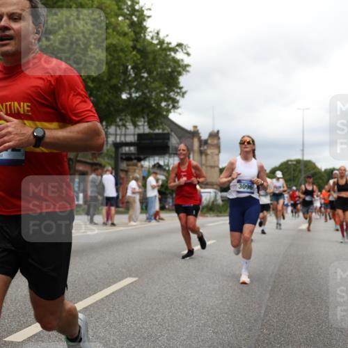 29.06.2025 - hella hamburg halbmarathon Yannick Fuchs http://msf.ph/oto/8251685 29.06.2025 10:47:59 20KM 1267, 1422, 1442, 1502, 1549, 1870, 2058, 2432, 2518, 2630, 3096, 3103, 3819, 4299, 5020, 5259, 6260, 6294, 6374, 7129, 7395, 7478, 7973, 8285, 8394, 9032, 9380, 9791, 9922, 10040, 11009, 11068, 11430, 11789, 11844, 12321, 12607, 12632, 13033, 13147, 13397, 13794, 13803, 13912, 14026, 14239, 14702, 15146, 15838, 15856, 15946, 16623, 16780, 17482, 18308, 18418, 18450, 18514, 18612, 19067 meine-sportfotos.de