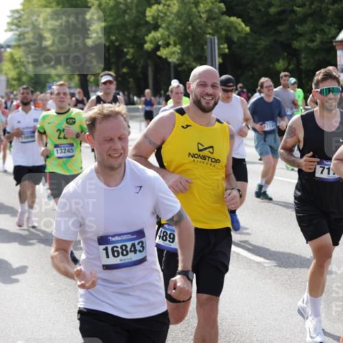 29.06.2025 - hella hamburg halbmarathon Jannik Wohlers http://msf.ph/oto/8251730 29.06.2025 09:56:30 Lombardsbrücke 1381, 1460, 1496, 1783, 1833, 2013, 2074, 2111, 2208, 2340, 2378, 2396, 2878, 3310, 3575, 3652, 3791, 4377, 4635, 4770, 4897, 5008, 5169, 5194, 5319, 5839, 6033, 6377, 6631, 7176, 8112, 8572, 8587, 8618, 8661, 8710, 8813, 8863, 8921, 9082, 9497, 9876, 9985, 10189, 10371, 10859, 10896, 11184, 12311, 12482, 12585, 12590, 12651, 12690, 12733, 12858, 13245, 13282, 13609, 13865, 13962, 14033, 14526, 14562, 14588, 14834, 15149, 15818 meine-sportfotos.de