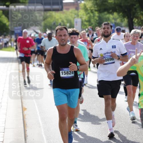 29.06.2025 - hella hamburg halbmarathon Jannik Wohlers http://msf.ph/oto/8251744 29.06.2025 09:56:31 Lombardsbrücke 1381, 1460, 1496, 1537, 1783, 1833, 2013, 2074, 2111, 2340, 2378, 2396, 2839, 2869, 2878, 3310, 3575, 3652, 3791, 4377, 4635, 4770, 4897, 5008, 5169, 5194, 5319, 5839, 6033, 6377, 6631, 7176, 8112, 8572, 8587, 8618, 8661, 8710, 8813, 8863, 8921, 8930, 9082, 9497, 9876, 9985, 10133, 10189, 10371, 10859, 10896, 11184, 12311, 12482, 12585, 12590, 12651, 12690, 12733, 12858, 13245, 13282, 13609, 13865, 13962, 14033, 14482, 14526, 14562, 14588, 14834, 15149, 15818 meine-sportfotos.de