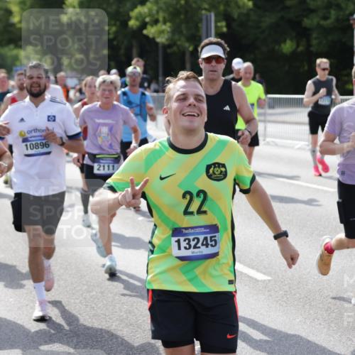 29.06.2025 - hella hamburg halbmarathon Jannik Wohlers http://msf.ph/oto/8251855 29.06.2025 09:56:32 Lombardsbrücke 1381, 1537, 1657, 1783, 1833, 2013, 2074, 2111, 2340, 2378, 2396, 2839, 2869, 2878, 3310, 3575, 3652, 3791, 4377, 4635, 4770, 4897, 5008, 5169, 5194, 5319, 5839, 6033, 6377, 6631, 7176, 8112, 8313, 8572, 8587, 8618, 8661, 8710, 8813, 8863, 8921, 8930, 9082, 9497, 9876, 9985, 10040, 10133, 10189, 10371, 10859, 10896, 11184, 11975, 12311, 12482, 12585, 12590, 12651, 12690, 12733, 12858, 13245, 13282, 13609, 13865, 13962, 14033, 14482, 14526, 14562, 14588, 14834, 15818 meine-sportfotos.de