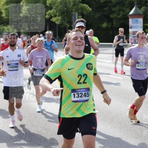 29.06.2025 - hella hamburg halbmarathon Jannik Wohlers http://msf.ph/oto/8251870 29.06.2025 09:56:32 Lombardsbrücke 1381, 1537, 1657, 1783, 1833, 2013, 2074, 2111, 2340, 2378, 2396, 2839, 2869, 2878, 3310, 3575, 3652, 3791, 4377, 4635, 4770, 4897, 5008, 5169, 5194, 5319, 5839, 6033, 6377, 6631, 7176, 8112, 8313, 8572, 8587, 8618, 8661, 8710, 8813, 8863, 8921, 8930, 9082, 9497, 9876, 9985, 10040, 10133, 10189, 10371, 10859, 10896, 11184, 11975, 12311, 12482, 12585, 12590, 12651, 12690, 12733, 12858, 13245, 13282, 13609, 13865, 13962, 14033, 14482, 14526, 14562, 14588, 14834, 15818 meine-sportfotos.de