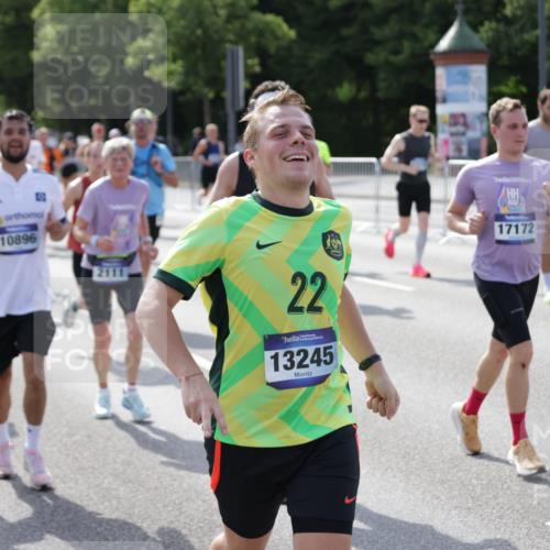 29.06.2025 - hella hamburg halbmarathon Jannik Wohlers http://msf.ph/oto/8251918 29.06.2025 09:56:32 Lombardsbrücke 1381, 1537, 1657, 1783, 1833, 2013, 2074, 2111, 2340, 2378, 2396, 2839, 2869, 2878, 3310, 3575, 3652, 3791, 4377, 4635, 4770, 4897, 5008, 5169, 5194, 5319, 5839, 6033, 6377, 6631, 7176, 8112, 8313, 8572, 8587, 8618, 8661, 8710, 8813, 8863, 8921, 8930, 9082, 9497, 9876, 9985, 10040, 10133, 10189, 10371, 10859, 10896, 11184, 11975, 12311, 12482, 12585, 12590, 12651, 12690, 12733, 12858, 13245, 13282, 13609, 13865, 13962, 14033, 14482, 14526, 14562, 14588, 14834, 15818 meine-sportfotos.de