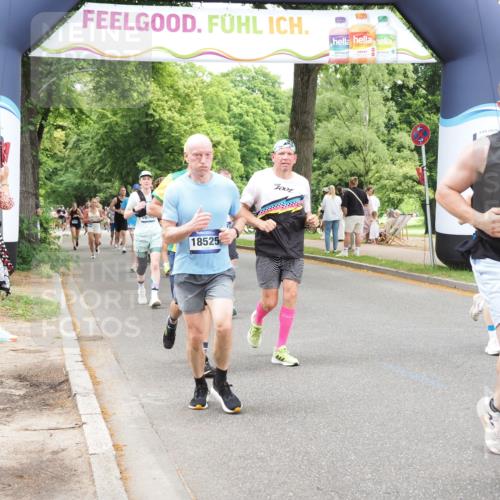 29.06.2025 - hella hamburg halbmarathon MichiJ http://msf.ph/oto/8251928 29.06.2025 10:52:07 Zwischen KM18-KM19 1885, 4613, 7271, 7474, 9254, 9339, 10756, 11614, 11784, 13210, 13901, 15009, 15377, 16344, 17550, 18128, 18196, 18525, 19165, 19176 meine-sportfotos.de