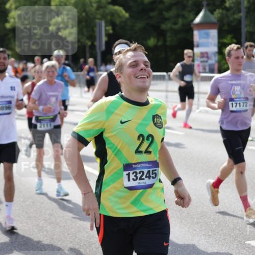 29.06.2025 - hella hamburg halbmarathon Jannik Wohlers http://msf.ph/oto/8251930 29.06.2025 09:56:32 Lombardsbrücke 1381, 1537, 1657, 1783, 1833, 2013, 2074, 2111, 2340, 2378, 2396, 2839, 2869, 2878, 3310, 3575, 3652, 3791, 4377, 4635, 4770, 4897, 5008, 5169, 5194, 5319, 5839, 6033, 6377, 6631, 7176, 8112, 8313, 8572, 8587, 8618, 8661, 8710, 8813, 8863, 8921, 8930, 9082, 9497, 9876, 9985, 10040, 10133, 10189, 10371, 10859, 10896, 11184, 11975, 12311, 12482, 12585, 12590, 12651, 12690, 12733, 12858, 13245, 13282, 13609, 13865, 13962, 14033, 14482, 14526, 14562, 14588, 14834, 15818 meine-sportfotos.de
