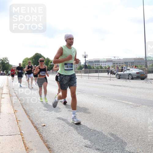 29.06.2025 - hella hamburg halbmarathon Lena Gebhardt http://msf.ph/oto/8252011 29.06.2025 10:10:30 Lombardsbrücke 1186, 1548, 1573, 3921, 4389, 5182, 5440, 5511, 5990, 5991, 7042, 7081, 7250, 7333, 7636, 7685, 8219, 8890, 9366, 9434, 9681, 9816, 10036, 10943, 11027, 11180, 11355, 11887, 11904, 11905, 12008, 12629, 13588, 13797, 13825, 13901, 14679, 14822, 15409, 16166, 16344, 16445, 16639, 16808, 16872, 17148, 17532, 17730, 18196, 18949, 19023 meine-sportfotos.de