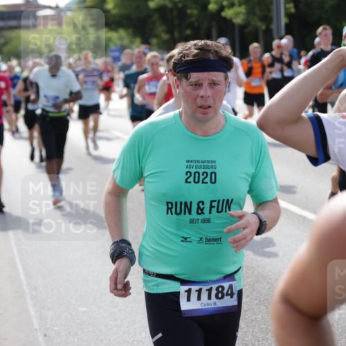 29.06.2025 - hella hamburg halbmarathon Jannik Wohlers http://msf.ph/oto/8252043 29.06.2025 09:56:34 Lombardsbrücke 1381, 1537, 1657, 1783, 2074, 2111, 2340, 2396, 2839, 2869, 2878, 3310, 3575, 3652, 3791, 4377, 4635, 4726, 4770, 4897, 5008, 5169, 5194, 5319, 6033, 6377, 6631, 7176, 8112, 8313, 8572, 8651, 8661, 8710, 8813, 8863, 8930, 9060, 9082, 9497, 9876, 9985, 10040, 10133, 10189, 10371, 10859, 10896, 11184, 11975, 12311, 12482, 12585, 12590, 12651, 12690, 12733, 12858, 13245, 13267, 13282, 13609, 13865, 13962, 14033, 14036, 14482, 14562, 14588, 14592, 14834, 15590 meine-sportfotos.de