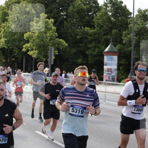 29.06.2025 - hella hamburg halbmarathon Jannik Wohlers http://msf.ph/oto/8252242 29.06.2025 09:56:38 Lombardsbrücke 1381, 1537, 1657, 1783, 2025, 2074, 2111, 2340, 2839, 2869, 2878, 3093, 3575, 3791, 4726, 4770, 4897, 5008, 5319, 5744, 6377, 6631, 7176, 7177, 7259, 7918, 8112, 8313, 8572, 8651, 8813, 8930, 9060, 9082, 9497, 9876, 9985, 10040, 10133, 10189, 10859, 10896, 11184, 11451, 11747, 11975, 12482, 12528, 12585, 12590, 12690, 12733, 13245, 13267, 13282, 13609, 13865, 13962, 14033, 14036, 14125, 14482, 14562, 14588, 14592, 14834, 15590, 16094, 16291, 16732 meine-sportfotos.de