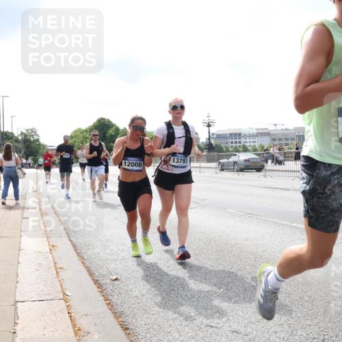 29.06.2025 - hella hamburg halbmarathon Lena Gebhardt http://msf.ph/oto/8252247 29.06.2025 10:10:31 Lombardsbrücke 1186, 1548, 1573, 3921, 4389, 5182, 5440, 5511, 5990, 5991, 7042, 7081, 7250, 7333, 7636, 7685, 8219, 8890, 9169, 9366, 9434, 9681, 9816, 9829, 10036, 10943, 11027, 11180, 11355, 11887, 11904, 11905, 12008, 12629, 13588, 13594, 13797, 13825, 13901, 14679, 14822, 15409, 16166, 16344, 16445, 16639, 16808, 16872, 17148, 17532, 17730, 18196, 18949, 19023 meine-sportfotos.de