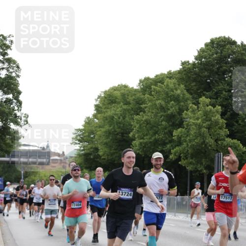 29.06.2025 - hella hamburg halbmarathon Jannik Wohlers http://msf.ph/oto/8252269 29.06.2025 10:31:07 Lombardsbrücke 1844, 4953, 5165, 5846, 5965, 6078, 6546, 6573, 6640, 7772, 9183, 9812, 9883, 10240, 10586, 11587, 12381, 12758, 13724, 15024, 15222, 15575, 15725, 16541, 16978, 17043, 17404, 17517, 17706, 17989, 18390, 18507, 18613, 18672, 18883, 18943, 19068, 19233 meine-sportfotos.de