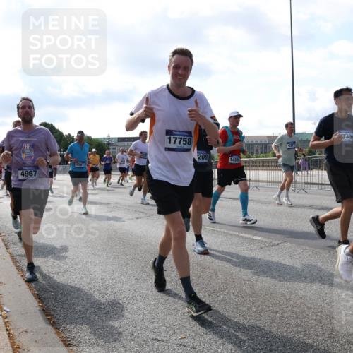 29.06.2025 - hella hamburg halbmarathon Lena Gebhardt http://msf.ph/oto/8252279 29.06.2025 09:56:44 Lombardsbrücke 1452, 1460, 1496, 1499, 1592, 1628, 1783, 1833, 1877, 2013, 2058, 2074, 2082, 2111, 2208, 2340, 2378, 2396, 2771, 2878, 2953, 2996, 3256, 3296, 3310, 3575, 3652, 3791, 4065, 4077, 4377, 4404, 4635, 4711, 4770, 4833, 4897, 5008, 5169, 5194, 5482, 5600, 5607, 5839, 5978, 6033, 6168, 6286, 6377, 6511, 6512, 6561, 6562, 6631, 7176, 7383, 7475, 7583, 7943, 8112, 8261, 8361, 8514, 8572, 8587, 8618, 8661, 8710, 8813, 8863, 8921, 8968, 8996, 9082, 9246, 9497, 9537, 9597, 9638 meine-sportfotos.de