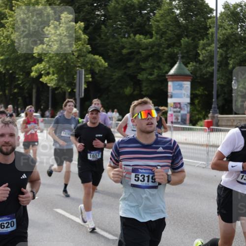 29.06.2025 - hella hamburg halbmarathon Jannik Wohlers http://msf.ph/oto/8252297 29.06.2025 09:56:38 Lombardsbrücke 1381, 1537, 1657, 1783, 2025, 2074, 2111, 2340, 2839, 2869, 2878, 3093, 3575, 3791, 4726, 4770, 4897, 5008, 5319, 5744, 6377, 6631, 7176, 7177, 7259, 7918, 8112, 8313, 8572, 8651, 8813, 8930, 9060, 9082, 9497, 9876, 9985, 10040, 10133, 10189, 10859, 10896, 11184, 11451, 11747, 11975, 12482, 12528, 12585, 12590, 12690, 12733, 13245, 13267, 13282, 13609, 13865, 13962, 14033, 14036, 14125, 14482, 14562, 14588, 14592, 14834, 15590, 16094, 16291, 16732 meine-sportfotos.de