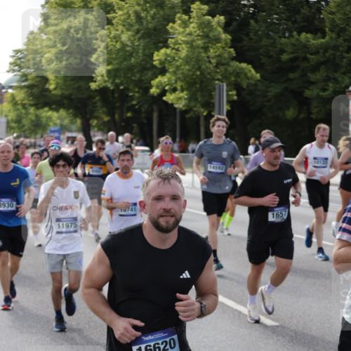29.06.2025 - hella hamburg halbmarathon Jannik Wohlers http://msf.ph/oto/8252320 29.06.2025 09:56:39 Lombardsbrücke 1327, 1381, 1537, 1657, 1783, 2025, 2074, 2111, 2340, 2839, 2869, 2878, 3093, 3575, 3791, 4726, 4770, 4897, 5008, 5319, 5744, 6377, 6631, 7176, 7177, 7259, 7918, 8112, 8313, 8651, 8813, 8930, 9060, 9497, 9876, 10040, 10133, 10189, 10859, 10896, 11184, 11451, 11747, 11975, 12482, 12528, 12590, 12690, 12733, 13245, 13267, 13865, 14036, 14125, 14482, 14562, 14588, 14592, 14834, 15590, 16094, 16291, 16732 meine-sportfotos.de