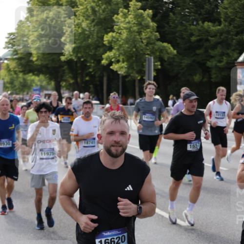 29.06.2025 - hella hamburg halbmarathon Jannik Wohlers http://msf.ph/oto/8252338 29.06.2025 09:56:39 Lombardsbrücke 1327, 1381, 1537, 1657, 1783, 2025, 2074, 2111, 2340, 2839, 2869, 2878, 3093, 3575, 3791, 4726, 4770, 4897, 5008, 5319, 5744, 6377, 6631, 7176, 7177, 7259, 7918, 8112, 8313, 8651, 8813, 8930, 9060, 9497, 9876, 10040, 10133, 10189, 10859, 10896, 11184, 11451, 11747, 11975, 12482, 12528, 12590, 12690, 12733, 13245, 13267, 13865, 14036, 14125, 14482, 14562, 14588, 14592, 14834, 15590, 16094, 16291, 16732 meine-sportfotos.de