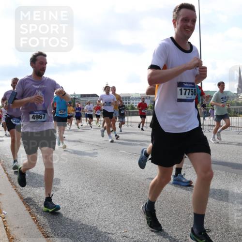 29.06.2025 - hella hamburg halbmarathon Lena Gebhardt http://msf.ph/oto/8252410 29.06.2025 09:56:45 Lombardsbrücke 1452, 1460, 1496, 1499, 1592, 1628, 1783, 1833, 1877, 2013, 2058, 2074, 2082, 2111, 2208, 2340, 2378, 2396, 2771, 2878, 2953, 2996, 3256, 3296, 3310, 3575, 3652, 3791, 4065, 4077, 4377, 4404, 4635, 4711, 4770, 4833, 4897, 5008, 5169, 5194, 5482, 5600, 5607, 5839, 5978, 6033, 6168, 6286, 6377, 6511, 6512, 6561, 6562, 6631, 7176, 7383, 7475, 7583, 7943, 8112, 8261, 8361, 8514, 8572, 8587, 8618, 8661, 8710, 8813, 8863, 8921, 8968, 8996, 9082, 9246, 9497, 9537, 9597, 9638 meine-sportfotos.de