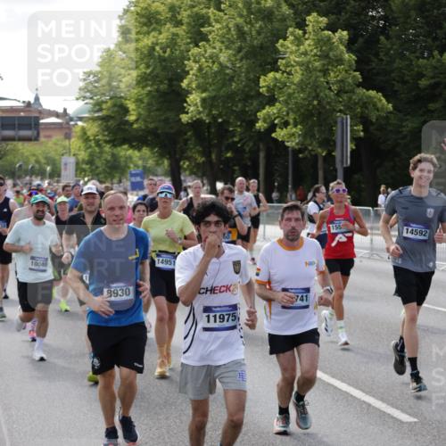 29.06.2025 - hella hamburg halbmarathon Jannik Wohlers http://msf.ph/oto/8252416 29.06.2025 09:56:39 Lombardsbrücke 1327, 1381, 1537, 1657, 1783, 2025, 2074, 2111, 2340, 2839, 2869, 2878, 3093, 3575, 3791, 4726, 4770, 4897, 5008, 5319, 5744, 6377, 6631, 7176, 7177, 7259, 7918, 8112, 8313, 8651, 8813, 8930, 9060, 9497, 9876, 10040, 10133, 10189, 10859, 10896, 11184, 11451, 11747, 11975, 12482, 12528, 12590, 12690, 12733, 13245, 13267, 13865, 14036, 14125, 14482, 14562, 14588, 14592, 14834, 15590, 16094, 16291, 16732 meine-sportfotos.de
